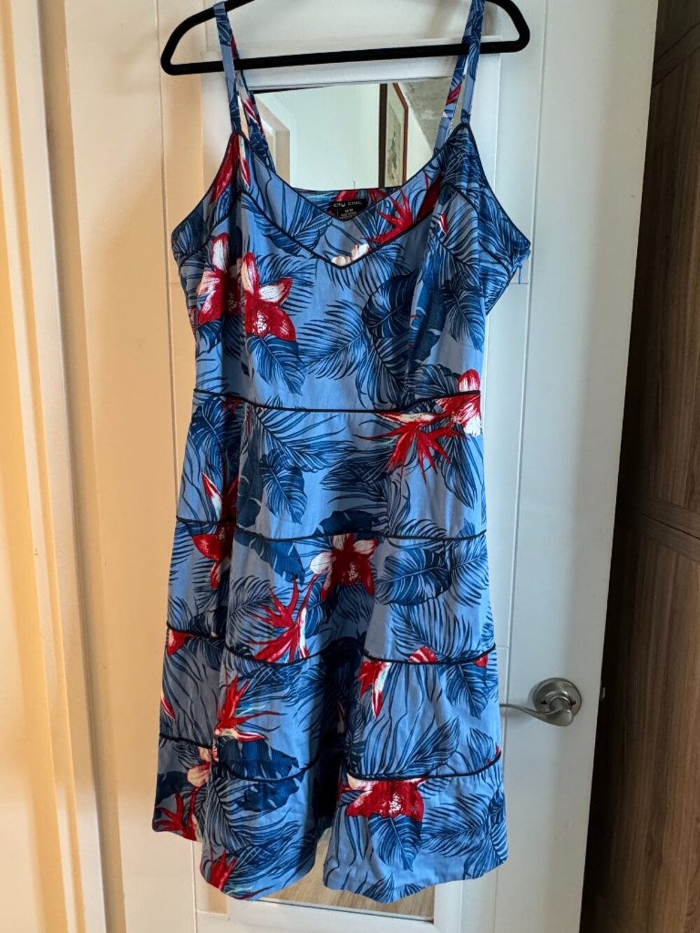 City Chic Hawaiian Tropical Print Fit & Flare Dress Size M / 18 - Picture 2 of 8